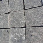 Базальтова бруківка 20x20 з пиляним верхом
