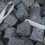 Колота бруківка з сірого Покостівського граніту 10x10x10 см