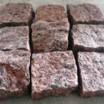 Червона колота бруківка 10x10x5 см з граніту Maple Red (9 каменів)
