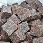 Колота бруківка з червоного Кишинського граніту 10x10x10 см