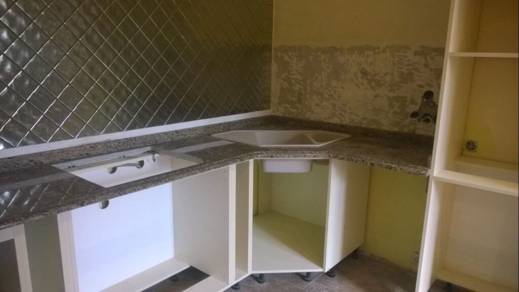 Стільниця з Софіївського граніту