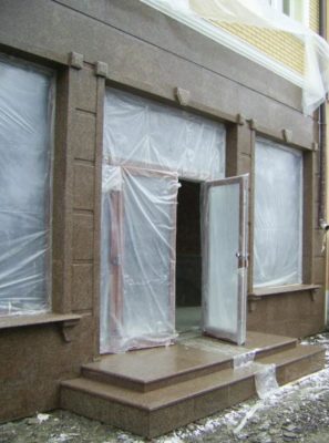 Фасад з межериченського граніту