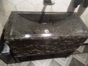 Мийка з натурального каменю