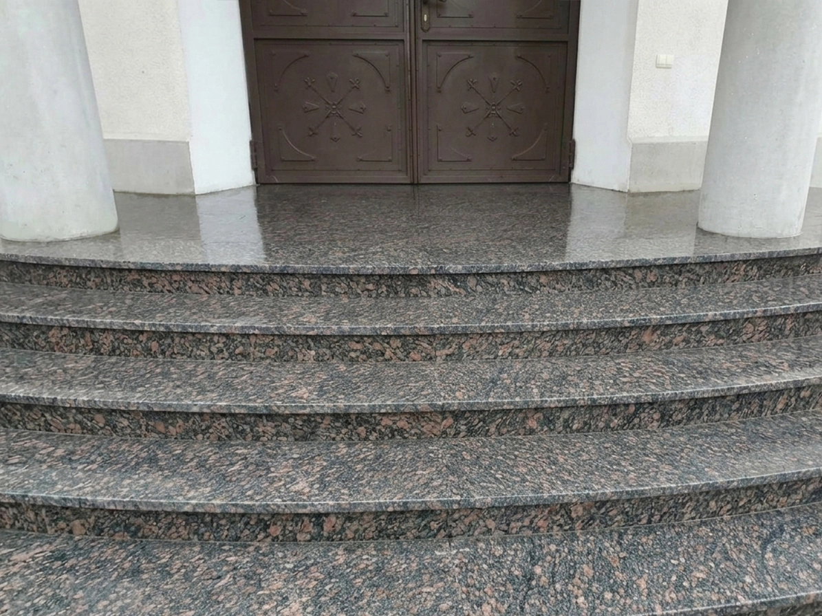 Радіальні сходи з Корнінського граніту